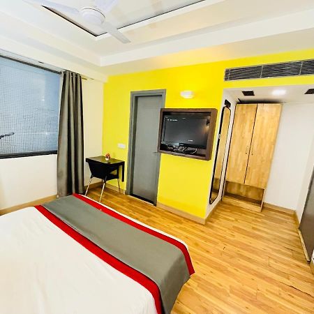Hotel At Residency Kaushambi Couple Friendly Ghaziabad Zewnętrze zdjęcie