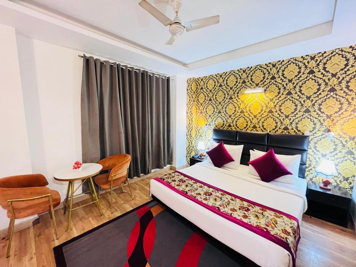 Hotel At Residency Kaushambi Couple Friendly Ghaziabad Zewnętrze zdjęcie