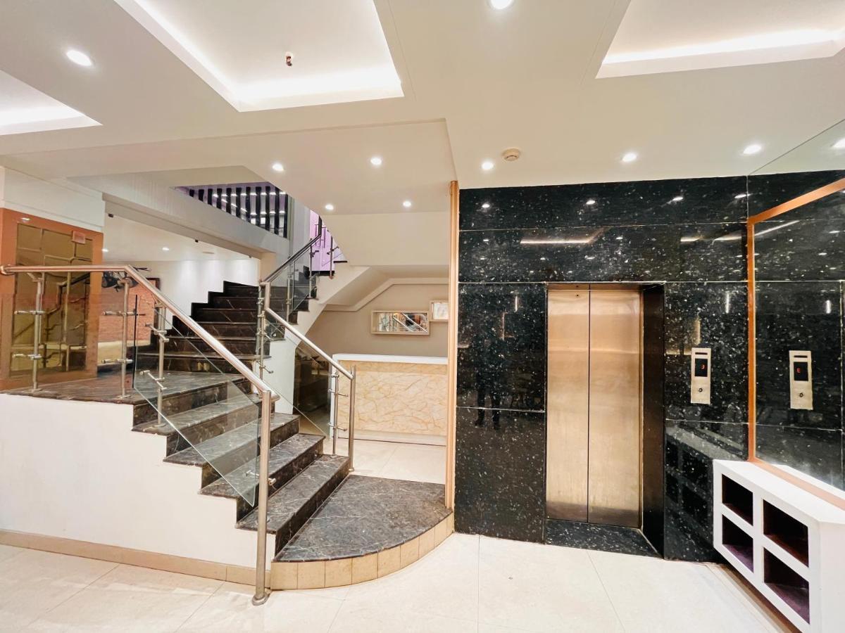 Hotel At Residency Kaushambi Couple Friendly Ghaziabad Zewnętrze zdjęcie