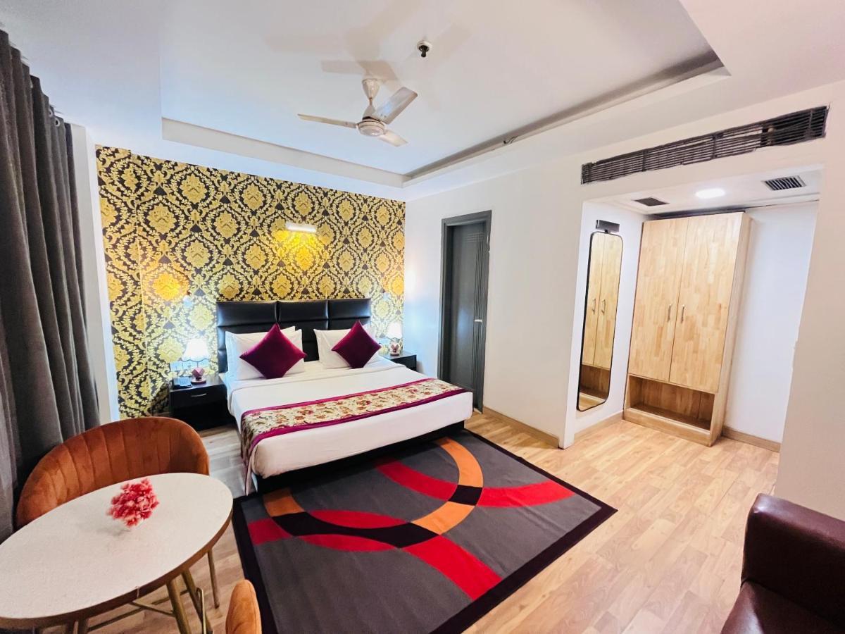 Hotel At Residency Kaushambi Couple Friendly Ghaziabad Zewnętrze zdjęcie