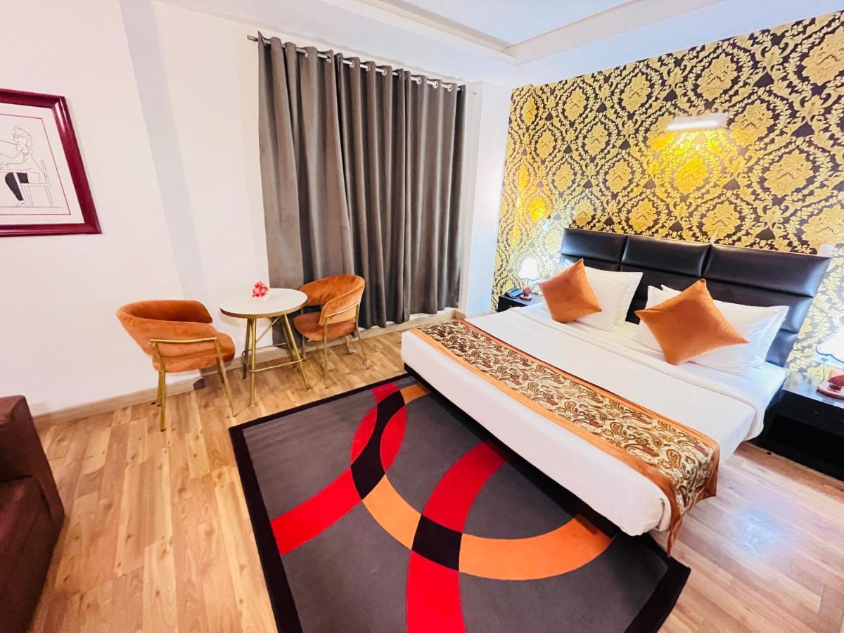 Hotel At Residency Kaushambi Couple Friendly Ghaziabad Zewnętrze zdjęcie