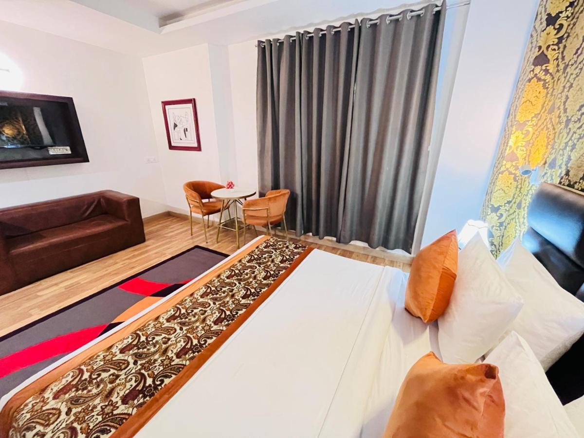Hotel At Residency Kaushambi Couple Friendly Ghaziabad Zewnętrze zdjęcie