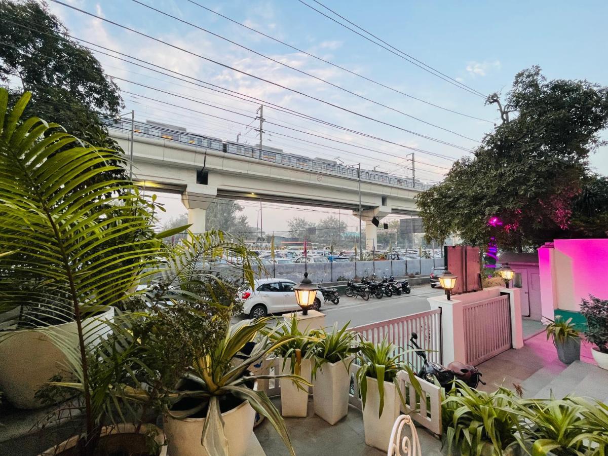 Hotel At Residency Kaushambi Couple Friendly Ghaziabad Zewnętrze zdjęcie