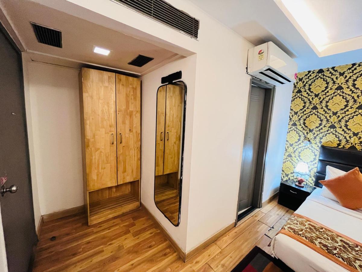 Hotel At Residency Kaushambi Couple Friendly Ghaziabad Zewnętrze zdjęcie