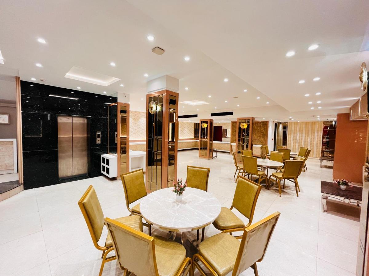 Hotel At Residency Kaushambi Couple Friendly Ghaziabad Zewnętrze zdjęcie
